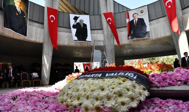9. Cumhurbaşkanı Süleyman Demirel, kabri başında törenle anıldı