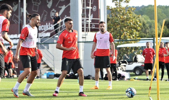A Milli Takım Letonya maçı hazırlıklarına başladı