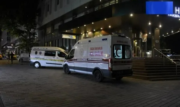 ABD'li turist balkon demirlerinde canına kıydı