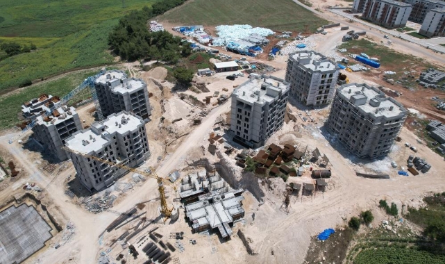 Adana'daki deprem konutlarında örnek daire tamamlandı