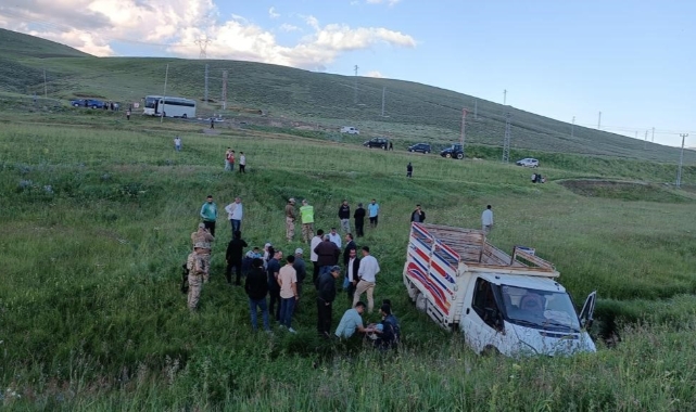 Ağrı'da iki ayrı trafik kazası: 18 yaralı