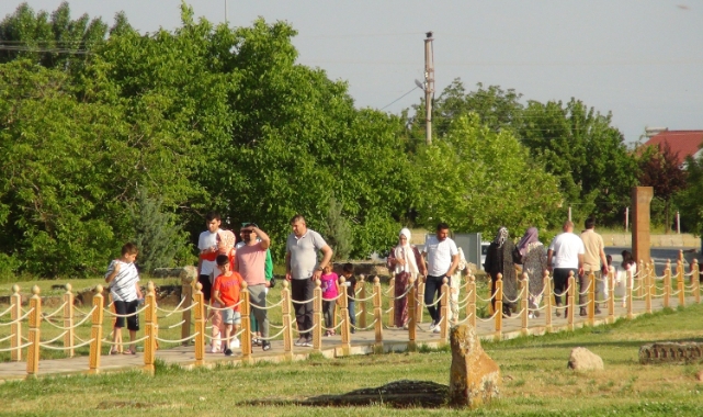 Ahlat’ta bayram yoğunluğu yaşanıyor
