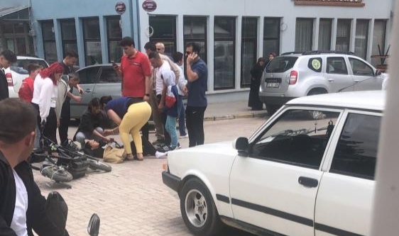 Akülü bisiklet ile otomobil çarpıştı