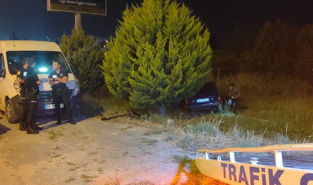 Alkollü sürücü polis uygulama noktasında kaza yaptı