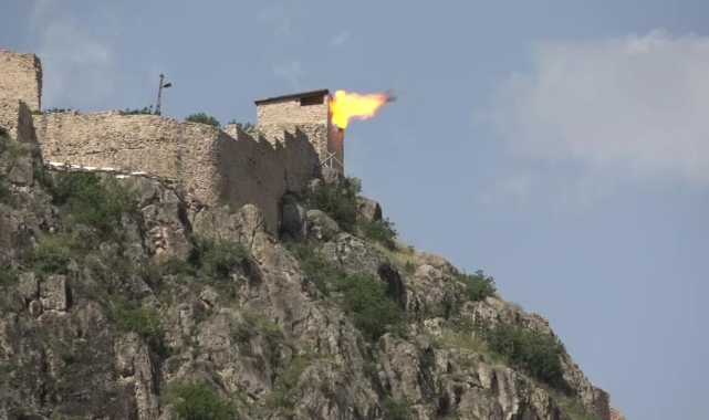 Amasya’da Cumhurbaşkanı Erdoğan için kaleden top atışları yapıldı