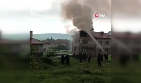 Ankara’da yıldırım düşen binada yangın çıktı