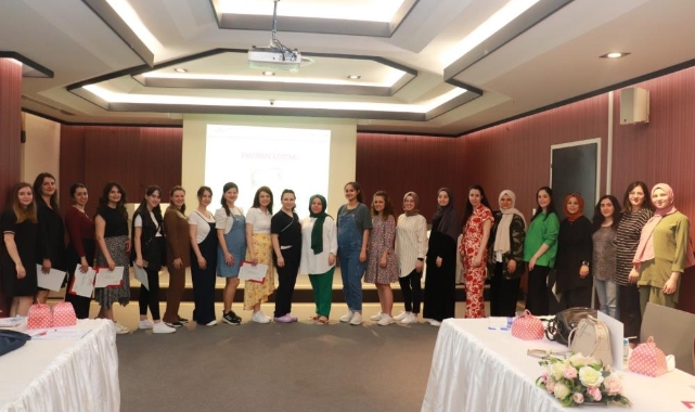 Anne adayları sertifikalarını aldı
