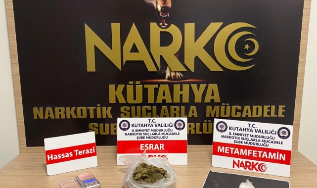 Araçta silah ve uyuşturucu ile yakalanan 2 şüpheli tutuklandı