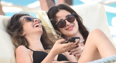 Asya Kasap kuzeniyle Çeşme'de