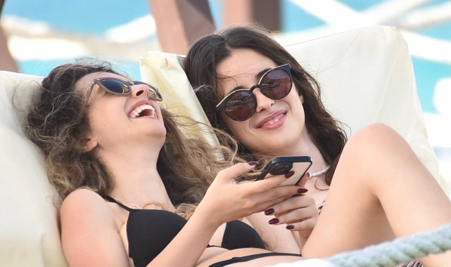 Asya Kasap kuzeniyle Çeşme'de