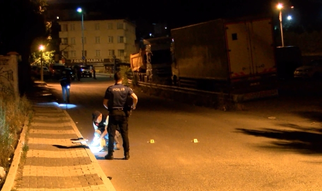Ataşehir'de polis ile bir grup arasında silahlı çatışma