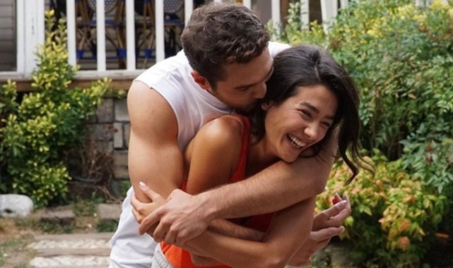 Aybüke Pusat ile Furkan Andıç sarmaş dolaş!