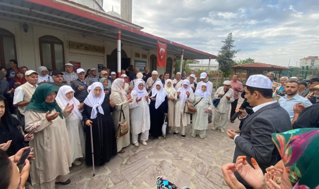 Ayvacık’ta hacı adayları kutsal topraklara uğurlandı