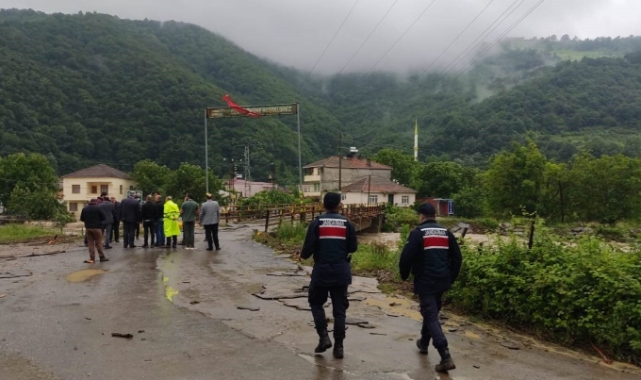 Bafra’da dereler taştı, 13 evi su bastı