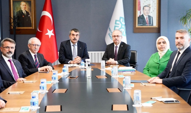 Bakan Tekin, Türkiye Maarif Vakfı'nı ziyaret etti