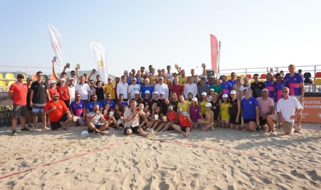 Balıkesir’de Balkan Plaj Voleybolu şampiyonası ödül töreni yapıldı