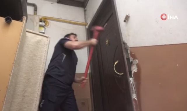 Balyoz kırıldı çelik kapı kırılmadı