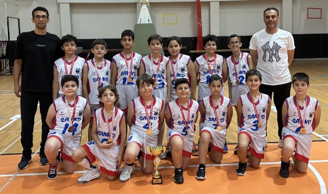 Basketbolda il birincisi oldular