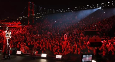Bastık'tan Boğaz'da muhteşem gece