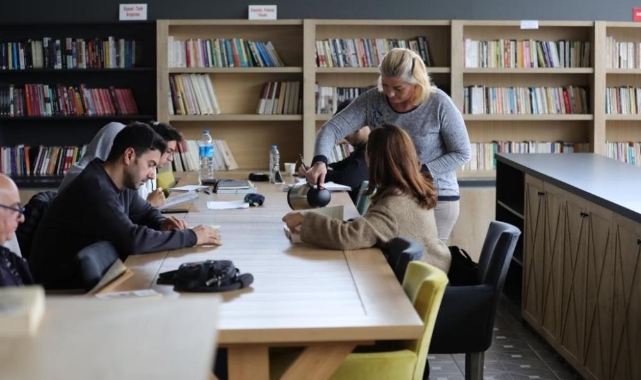 Bayraklı’da kitap kafelerin sayısı artıyor