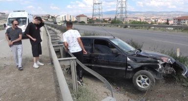 Bayram tatili yolunda kaza: 2 yaralı