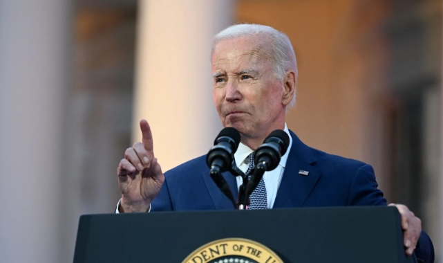 Biden konuşmasını "Tanrı Kraliçe'yi korusun" diyerek tamamladı