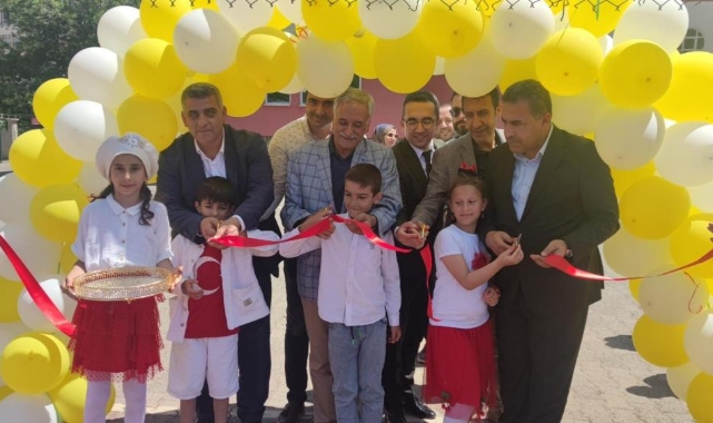 Bingöl'de ilkokul öğrencileri resim sergisi açtı