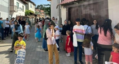 Binlerce çocuk ‘Çörek Derme’ye akın etti