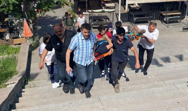 Bir işçi, 3 metre yükseklikten beton zemine düştü