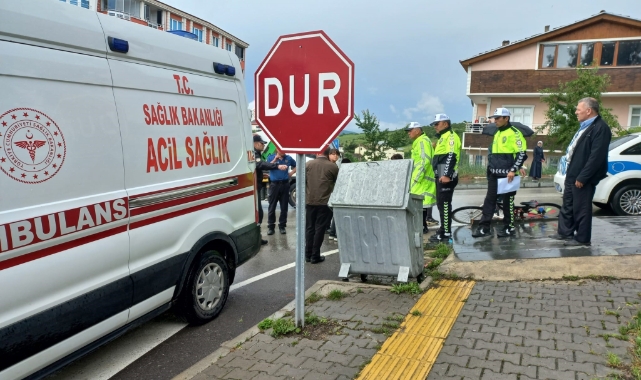 Bisiklet otomobile çarptı