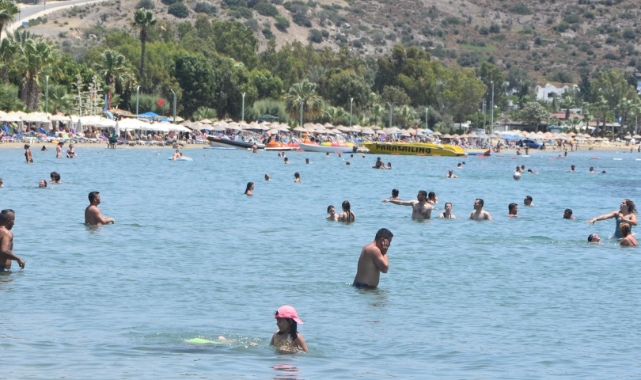 Bodrum sahillerinde adım atacak yer kalmadı