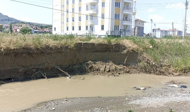 Budaközü çayında heyelan tehlikesi