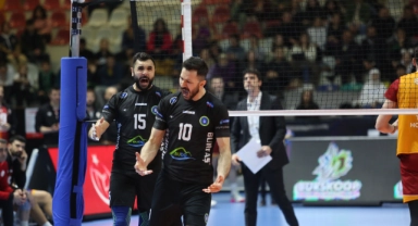 Bursa Büyükşehir Belediyespor Emre Batur’la sözleşme yeniledi