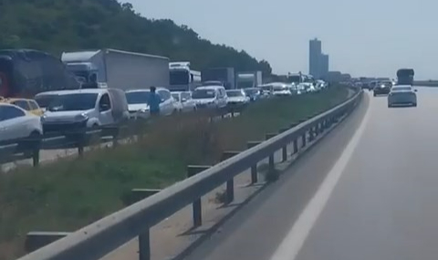 Bursa'da 11 araç birbirine girdi!