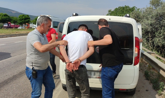 Bursa'da hırsız, kendisini çaldığı minibüse kilitledi