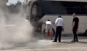 Bursa'da işçi servisi yanmaktan son anda kurtuldu