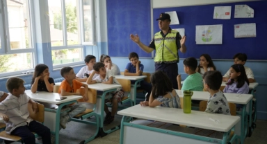 Bursa'da Jandarma'dan önce ders sonra hediye