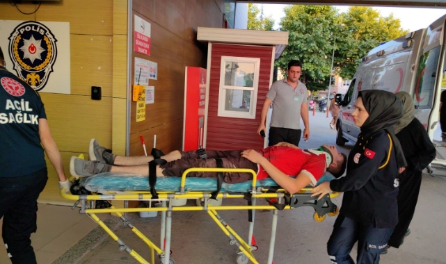 Bursa'da kamyonet ile motosiklet çarpıştı! 2 yaralı
