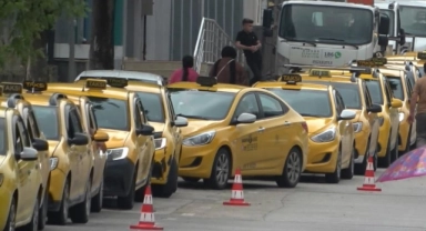 Bursa'da taksiciler tarifi kuyruğu oluşturdu