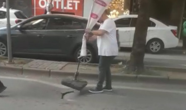 Bursa'da yol çöktü!