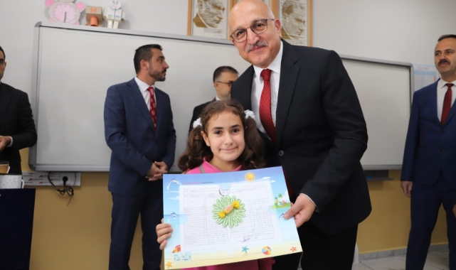 Bursa'daki depremzede öğrencilerin takdir başarısı