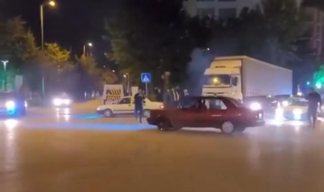 Bursa’daki Kimseye aldırış etmeden drift attı