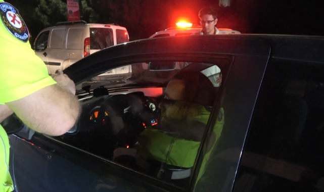 Bursa polisinin alkollü sürücüyle imtihanı kamerada