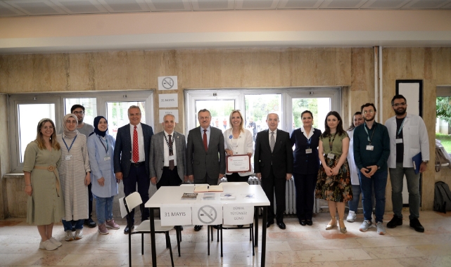 BUÜ Hastanesi ziyaretçilerine tütün ürünlerinin zararları anlatıldı