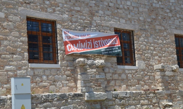 Cami kapalı, mescit güvenli değil, cemaat tepkili