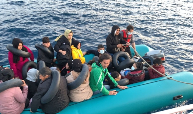 Çanakkale'de 27 kaçak göçmen kurtarıldı