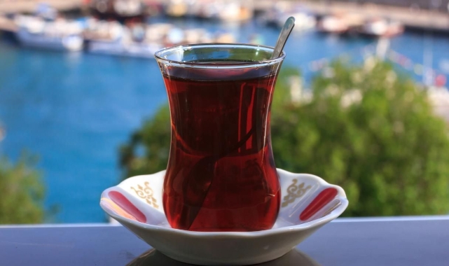 Çay tiryakilerini sinirlendirecek zam!