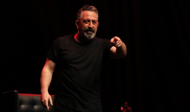 Cem Yılmaz'dan kafa karıştıran paylaşım
