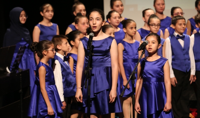 Çocuk ve Gençlik Koroları performanslarıyla alkış aldı