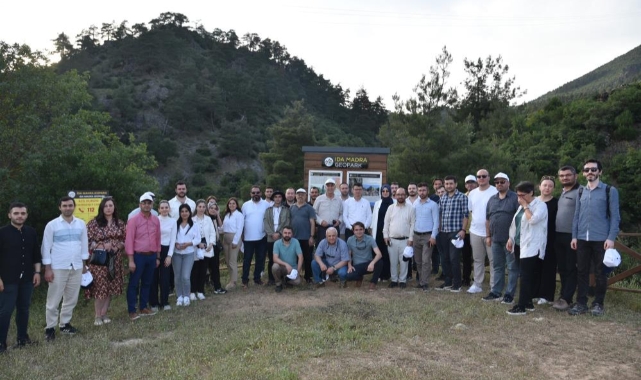 Coğrafyacılar Balıkesir Sındırgı'da buluştu